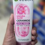 garnier sakura glow ceramide face wash 100ml