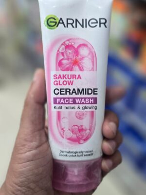 garnier sakura glow ceramide face wash 100ml